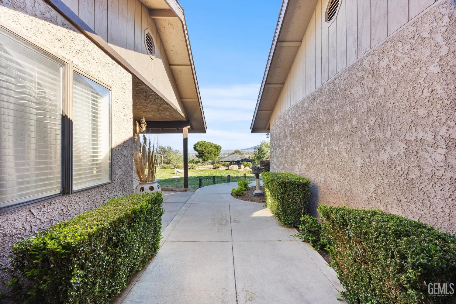 Undisclosed Address Tehachapi, CA 93561 - Photo 11 of 70