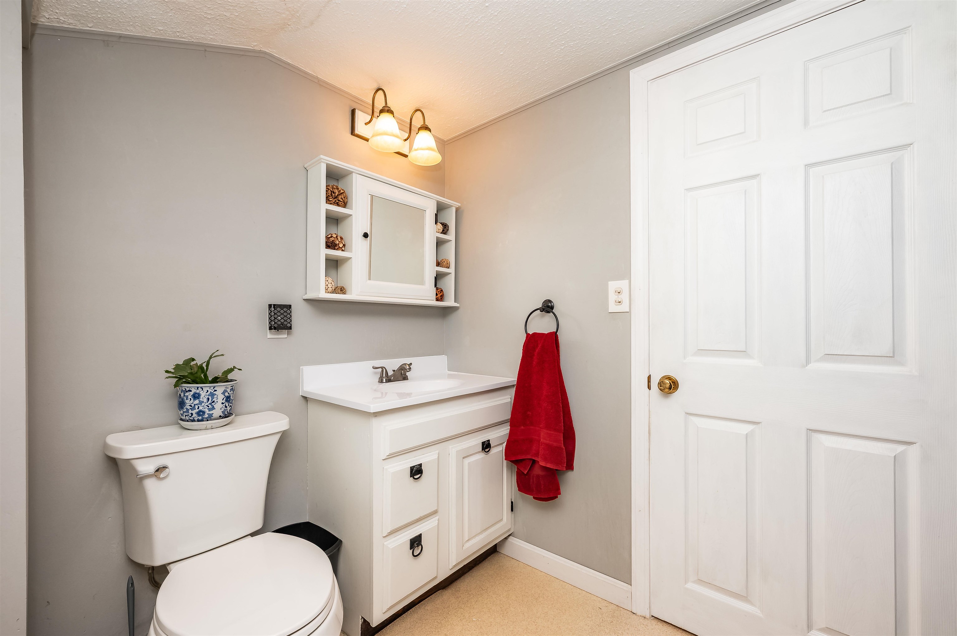 563 Pickering Road Rochester, NH 03867 - Photo 11 of 39