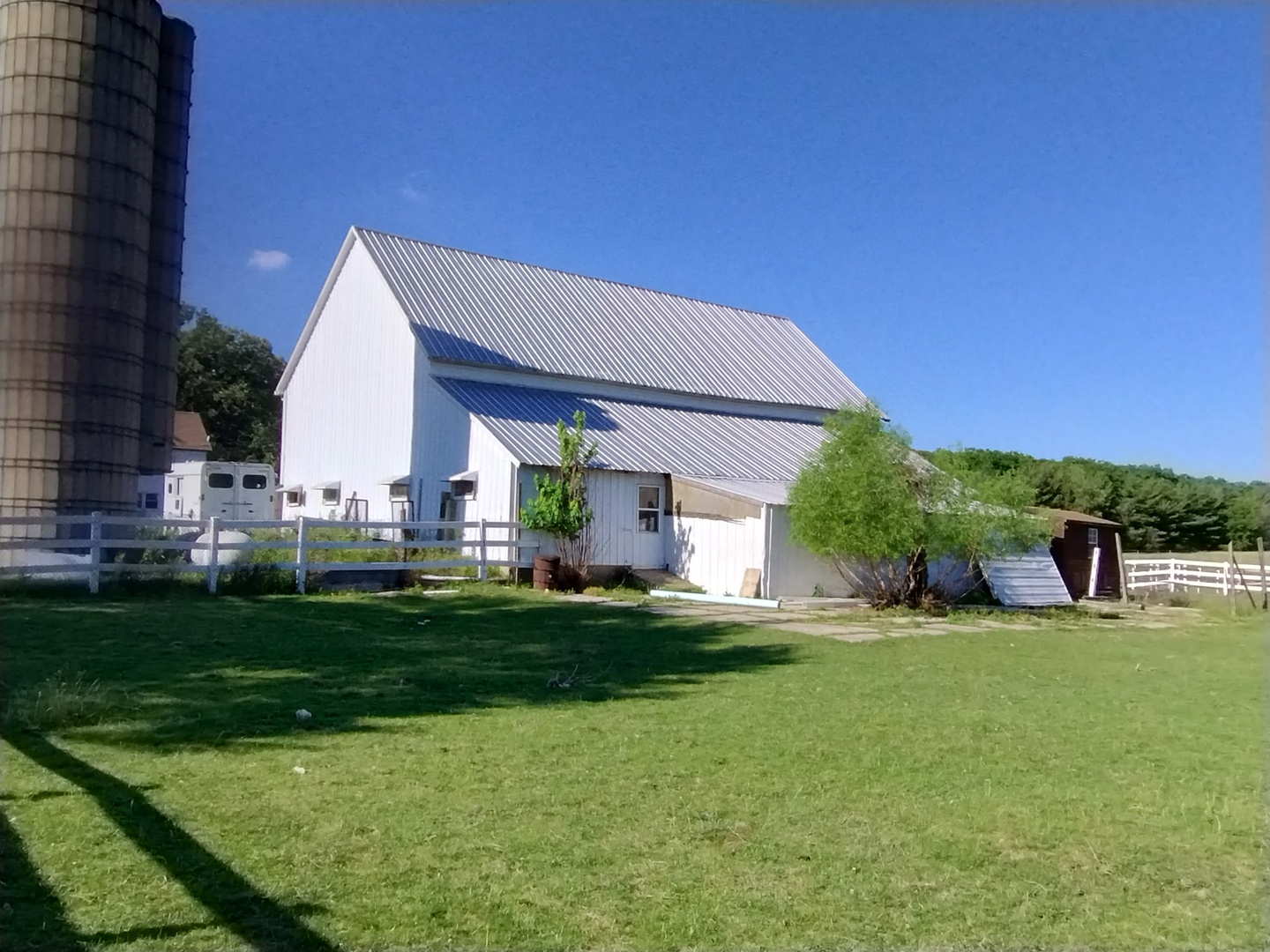 29153 South Klemme Road Beecher, IL 60401 - Photo 14 of 38 a view of a house with a yard and sitting area