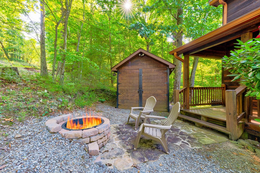 584 Laurel Ridge Drive Blue Ridge, GA 30513 - Photo 44 of 49 a view of outdoor sitting area with furniture
