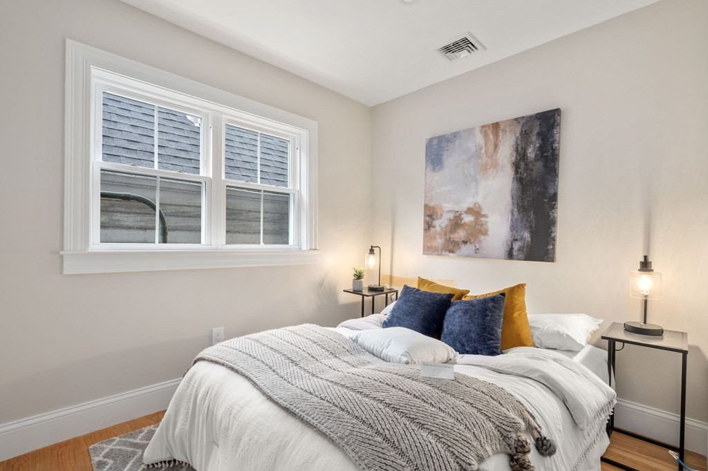 21 Linden Street Boston, MA 02127 - Photo 14 of 32