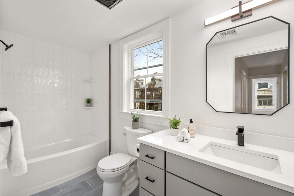 21 Linden Street Boston, MA 02127 - Photo 16 of 32