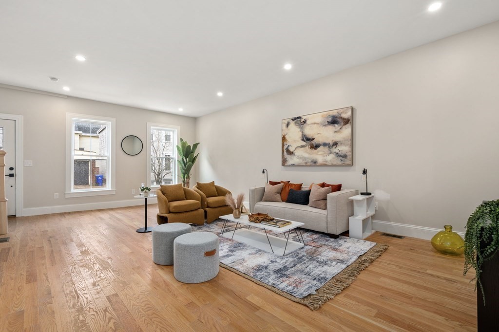 21 Linden Street Boston, MA 02127 - Photo 3 of 32