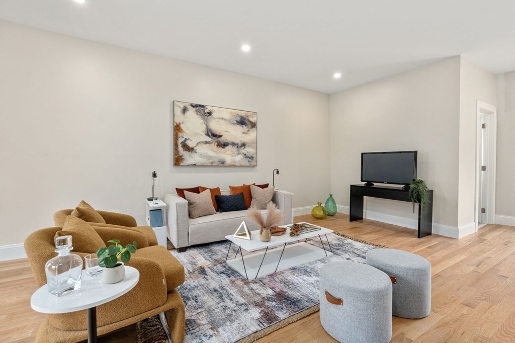 21 Linden Street Boston, MA 02127 - Photo 4 of 32