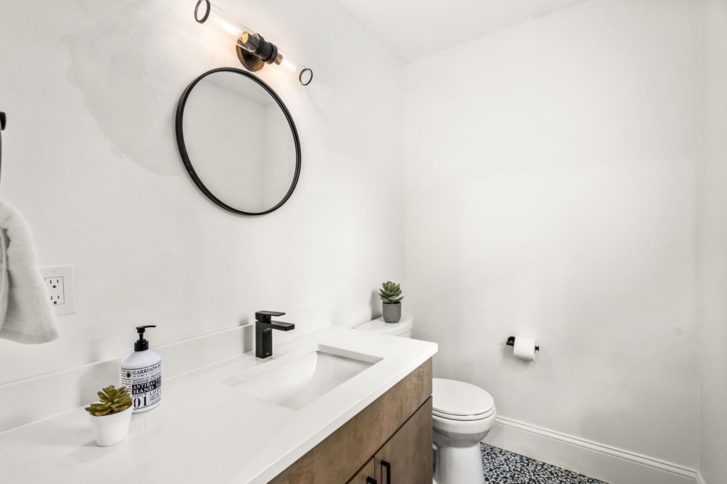 21 Linden Street Boston, MA 02127 - Photo 5 of 32