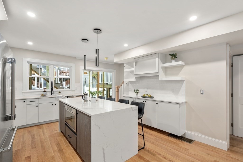 21 Linden Street Boston, MA 02127 - Photo 7 of 32