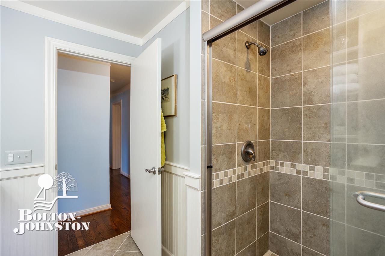 295 Ridgemont Road Grosse Pointe, MI 48236 - Photo 22 of 39 50076363-21.JPG