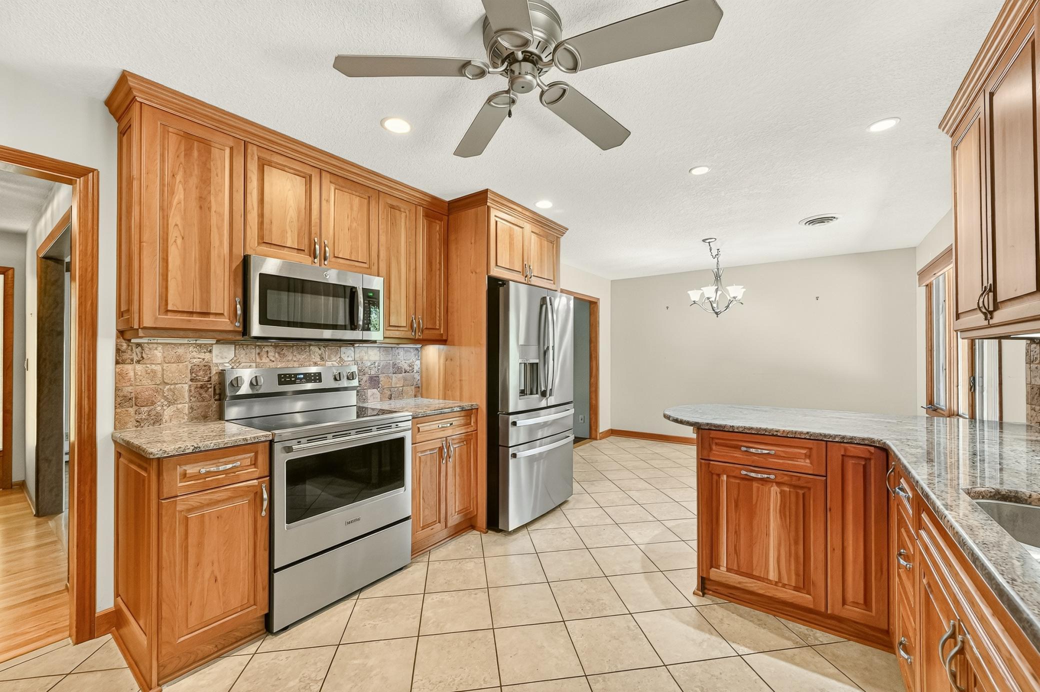 523 21st Street Northeast Rochester, MN 55906 - Photo 12 of 42