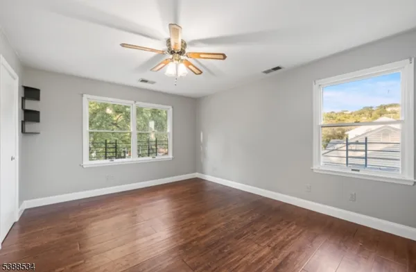 $599,999 | 136 Haroldson Place, Pompton Lakes, NJ 07442