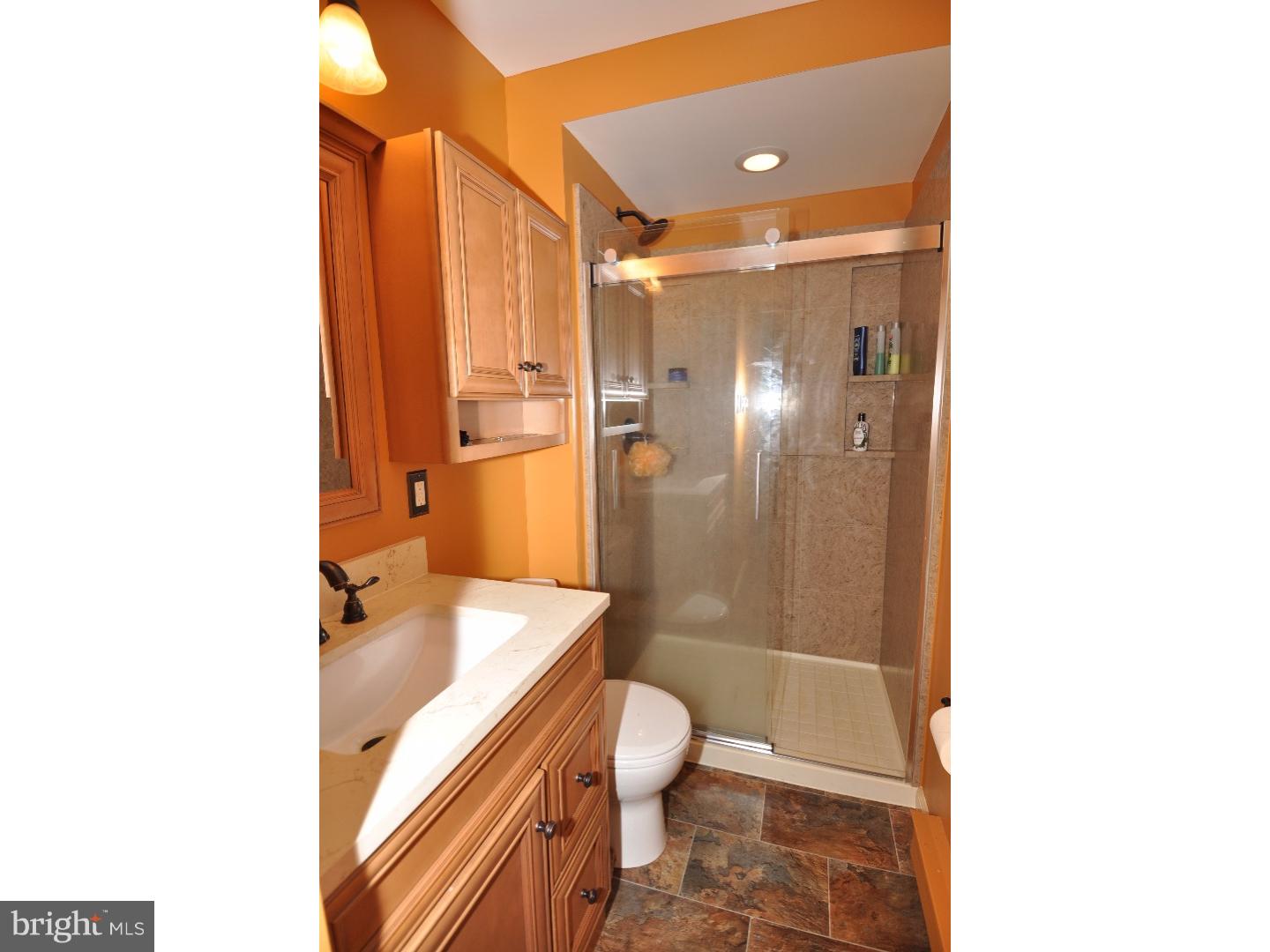 28426 School House Road Columbus, NJ 08022 - Photo 18 of 24 Bathroom