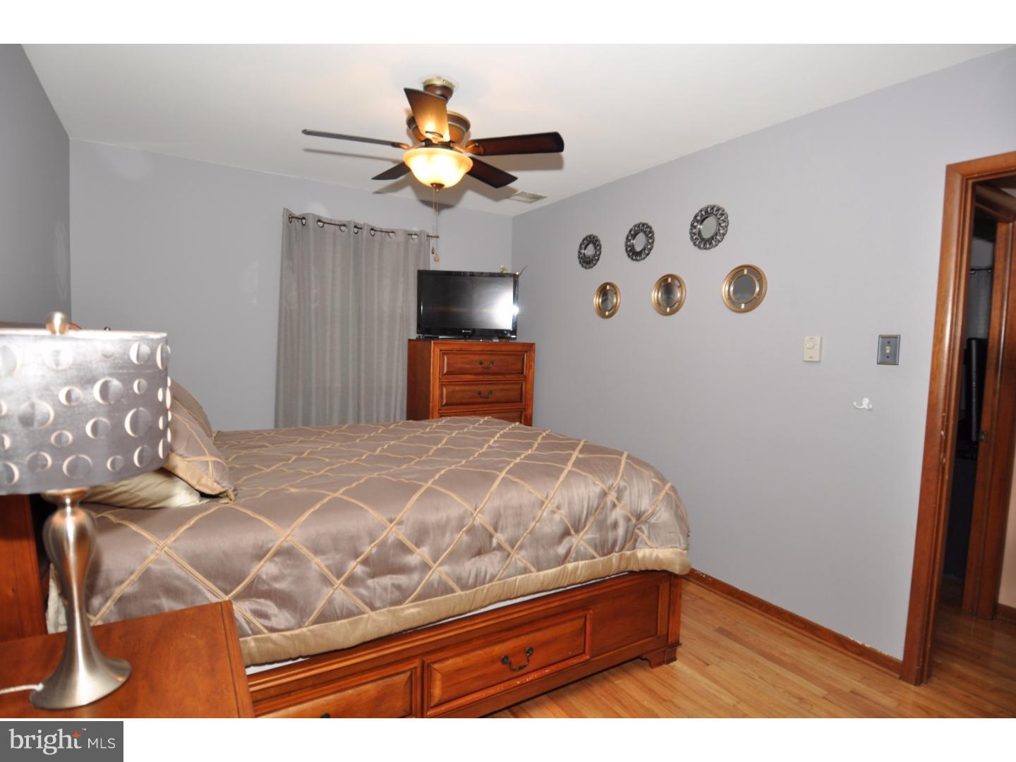 28426 School House Road Columbus, NJ 08022 - Photo 19 of 24 Bedroom - Main