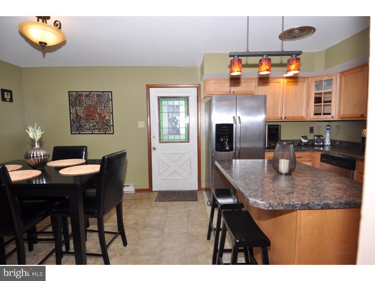 28426 School House Road Columbus, NJ 08022 - Photo 6 of 24 Kitchen