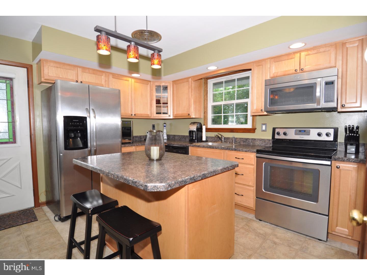 28426 School House Road Columbus, NJ 08022 - Photo 7 of 24 Kitchen