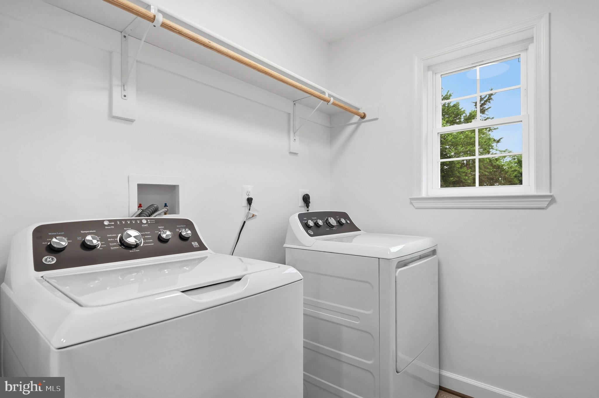 29725 Bruce Road Mechanicsville, MD 20659 - Photo 54 of 79 a utility room with dryer and washer