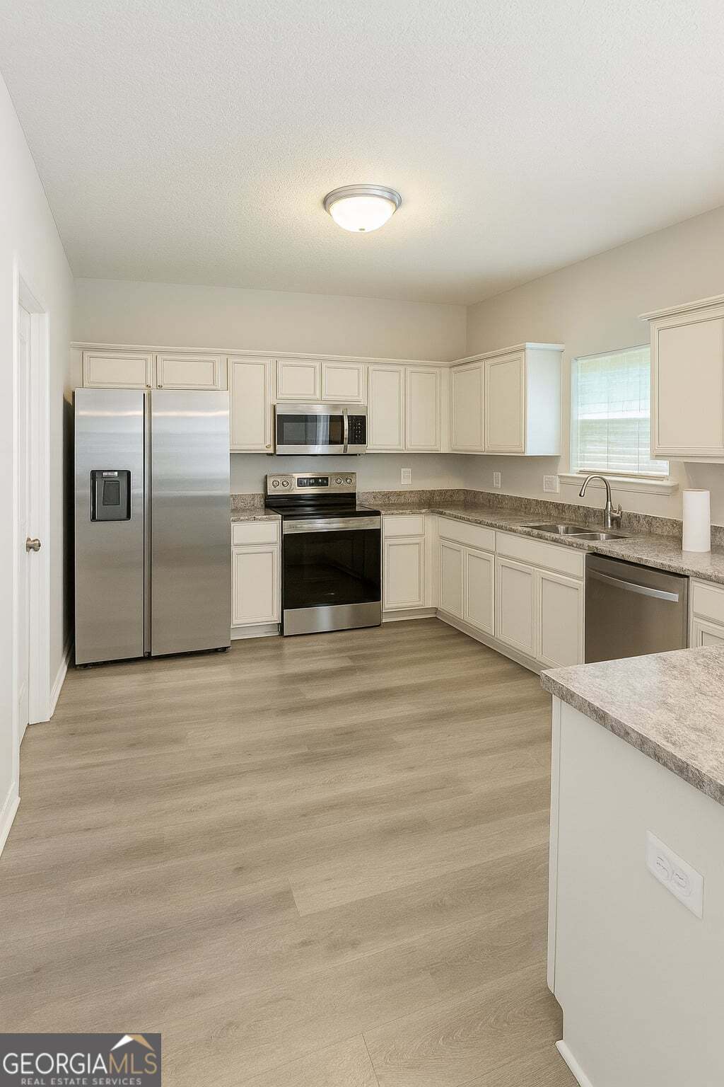 1343 Talmadge Road Allenhurst, GA 31301 - Photo 3 of 11