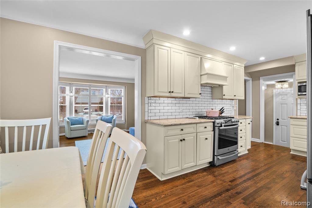 407 Moran Road Grosse Pointe Farms, MI 48236 - Photo 11 of 41