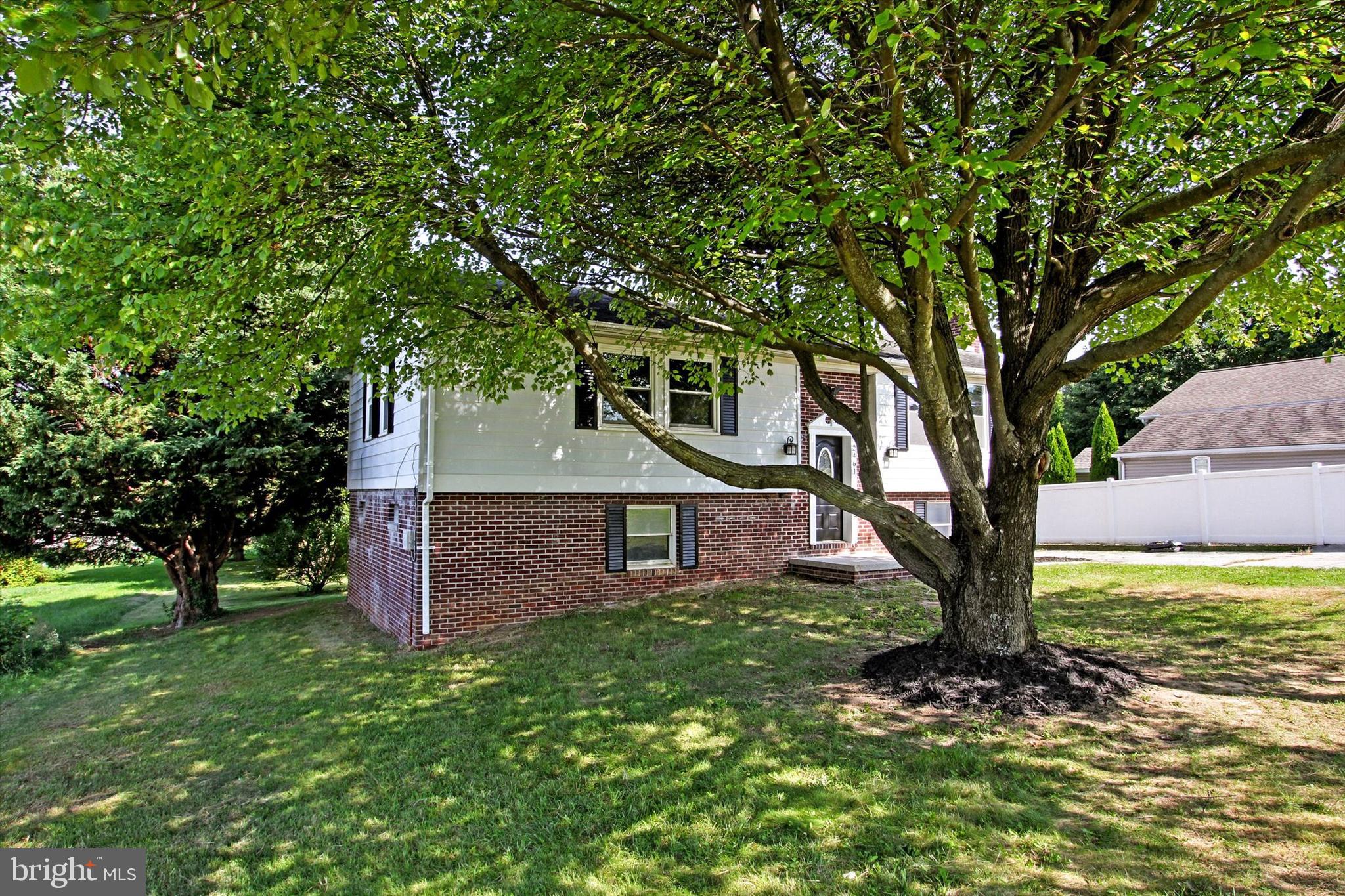 2461 Grandview Road Hanover, PA 17331 - Photo 2 of 31