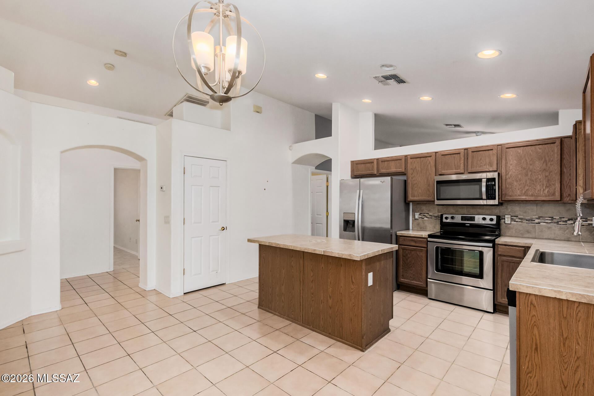 8509 East Sarnoff Ridge Loop Tucson, AZ 85710 - Photo 12 of 32