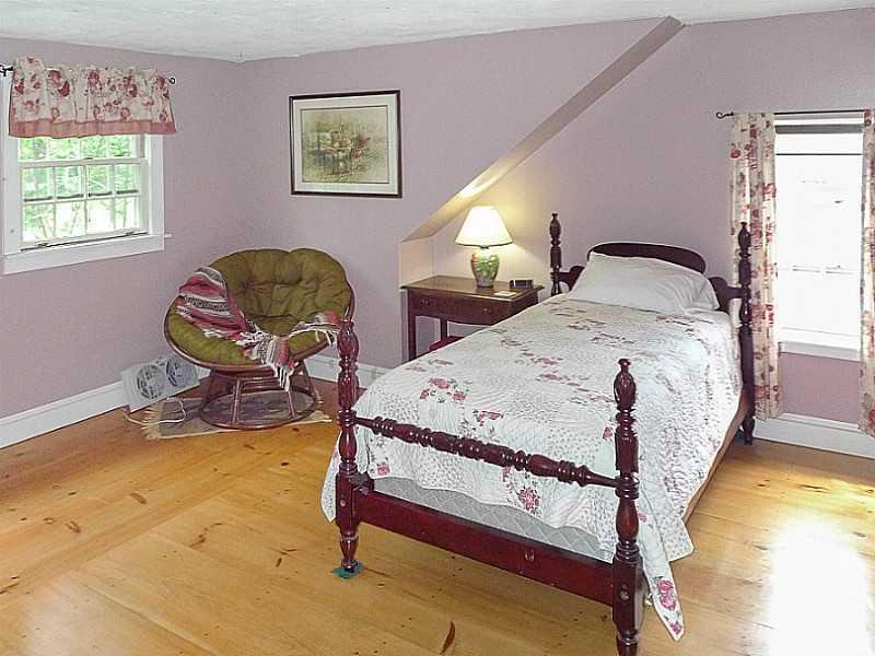 229 Simon Road Waldoboro, ME 04572 - Photo 26 of 28 Bedroom.