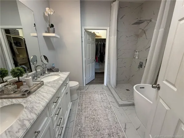 $339,900 | 1560 Southeast Hampshire Way, Unit 204, Stuart, FL 34994