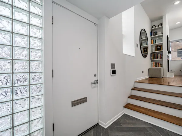 $950,000 | 1335 West Belden Avenue, Chicago, IL 60614