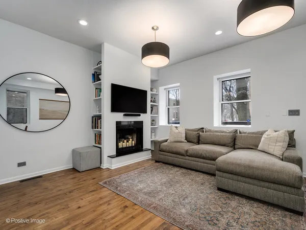 $950,000 | 1335 West Belden Avenue, Chicago, IL 60614