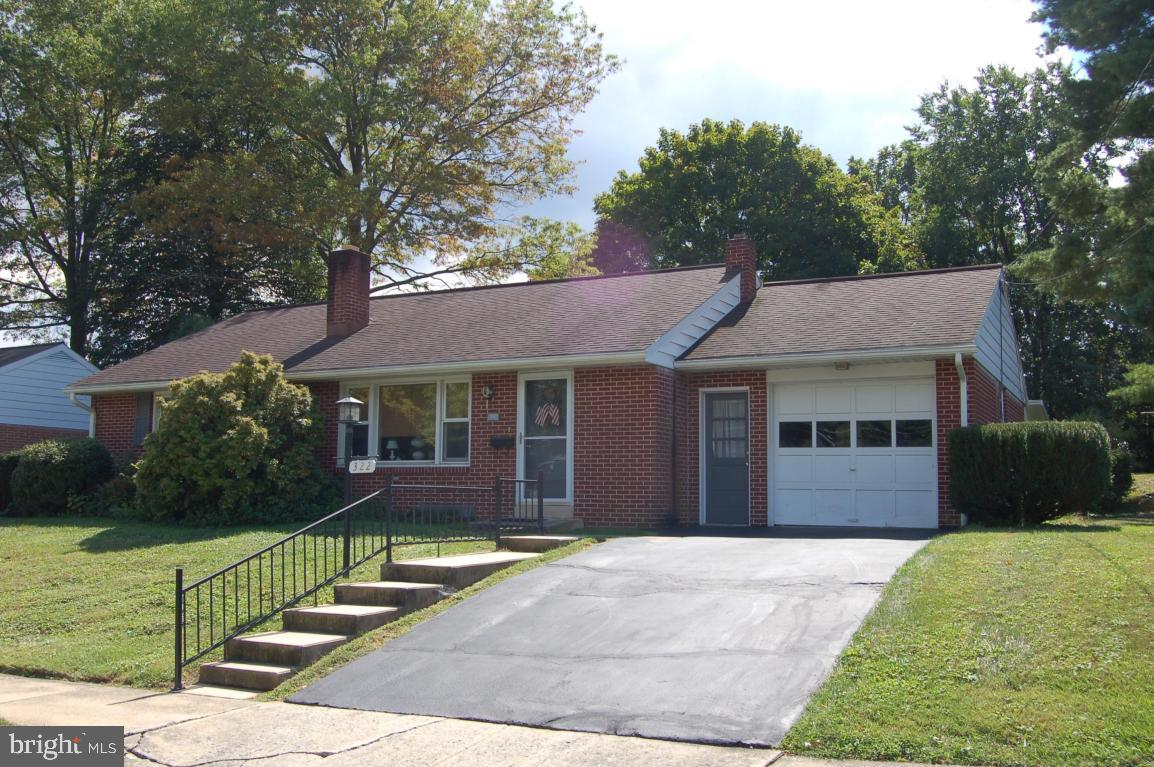322 Gochnauer Avenue Lititz, PA 17543 - Photo 2 of 13 Gallery Image 2