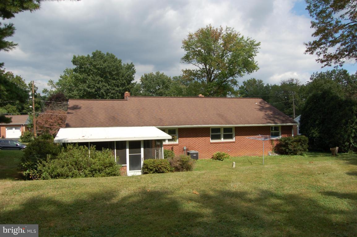 322 Gochnauer Avenue Lititz, PA 17543 - Photo 12 of 13 Gallery Image 12