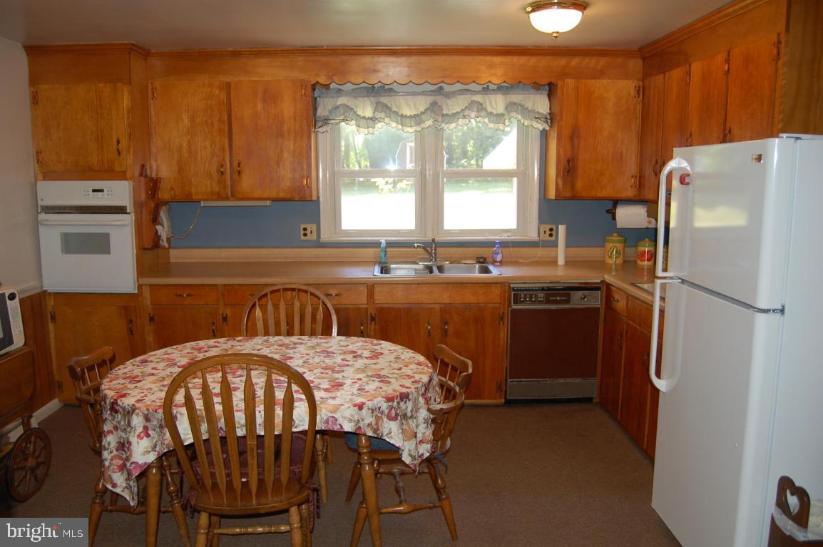 322 Gochnauer Avenue Lititz, PA 17543 - Photo 4 of 13 Gallery Image 4