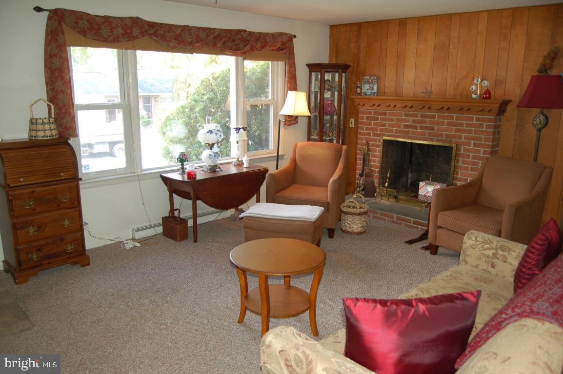 322 Gochnauer Avenue Lititz, PA 17543 - Photo 6 of 13 Gallery Image 6