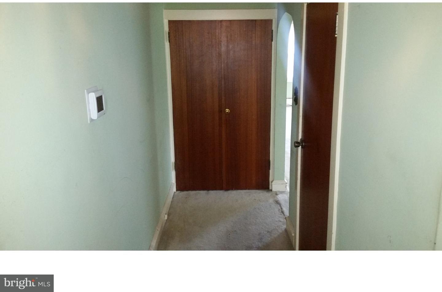 1008 Salem Road Burlington, NJ 08016 - Photo 11 of 24 Hallway