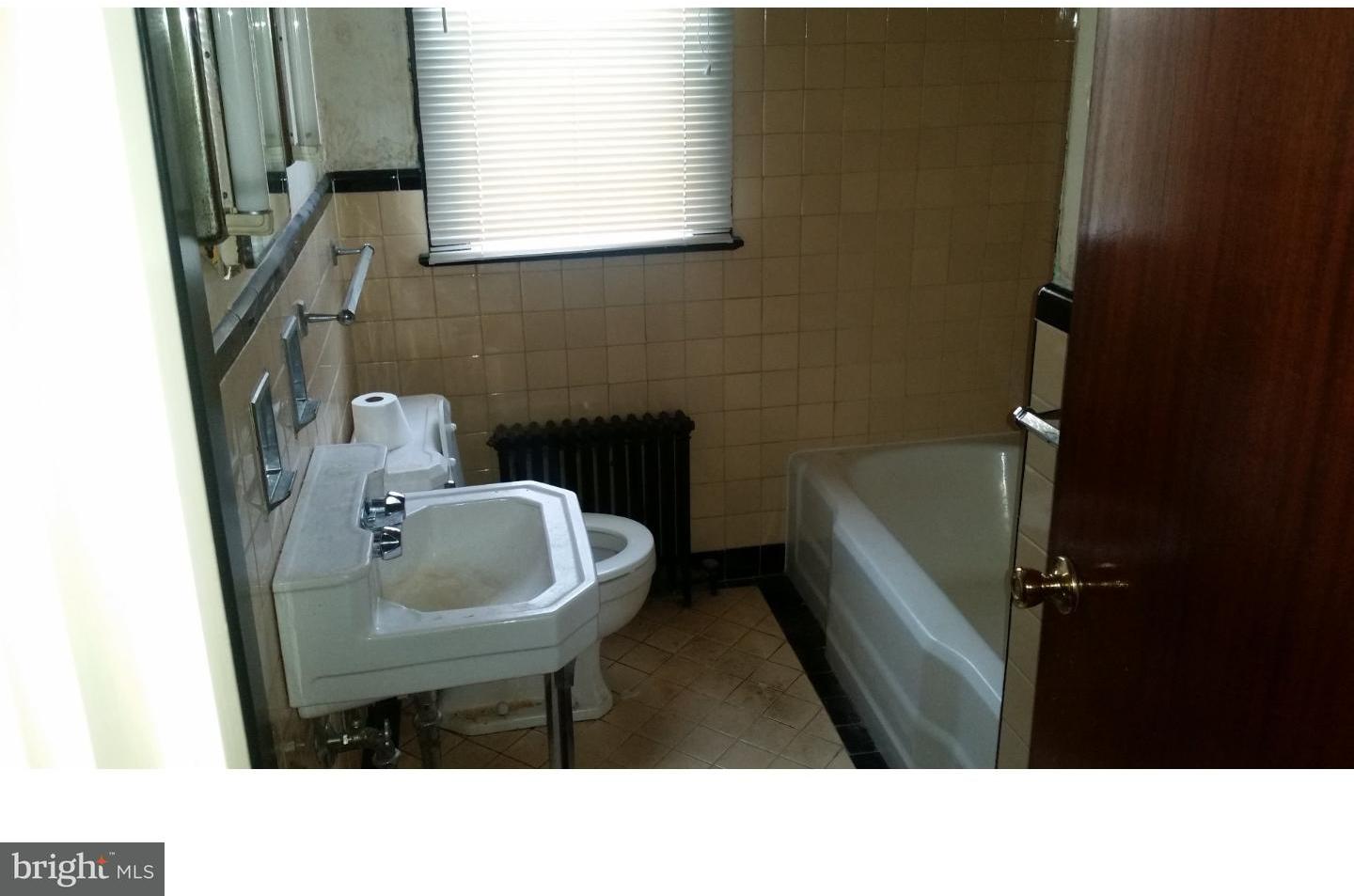 1008 Salem Road Burlington, NJ 08016 - Photo 12 of 24 Bathroom