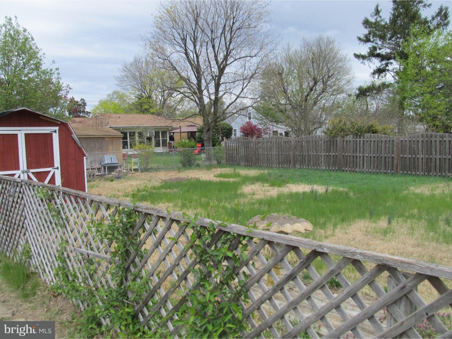 1008 Salem Road Burlington, NJ 08016 - Photo 3 of 24 Back Yard