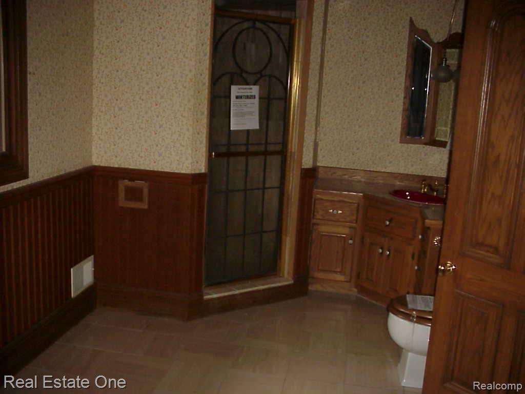 1453 North Livernois Road Rochester, MI 48306 - Photo 15 of 17 bath3