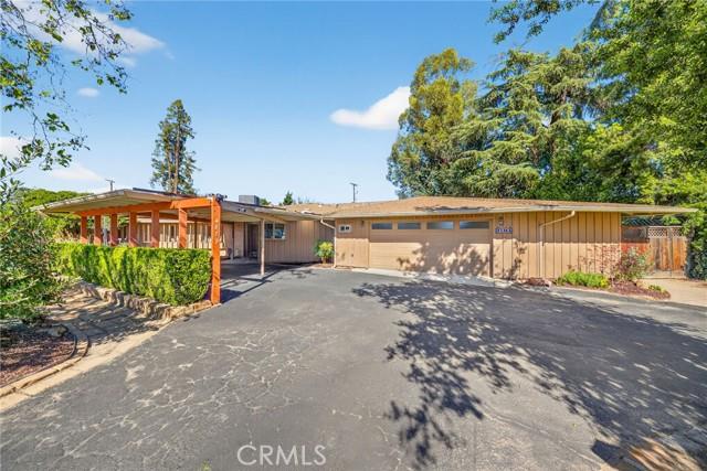 4872 N Arcade Fresno, CA 93721 - Photo 3 of 75
