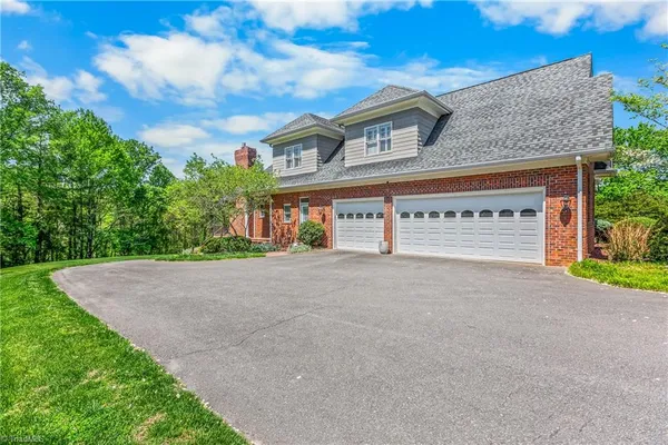 $1,250,000 | 537 Montclaire Drive, Mount Airy, NC 27030