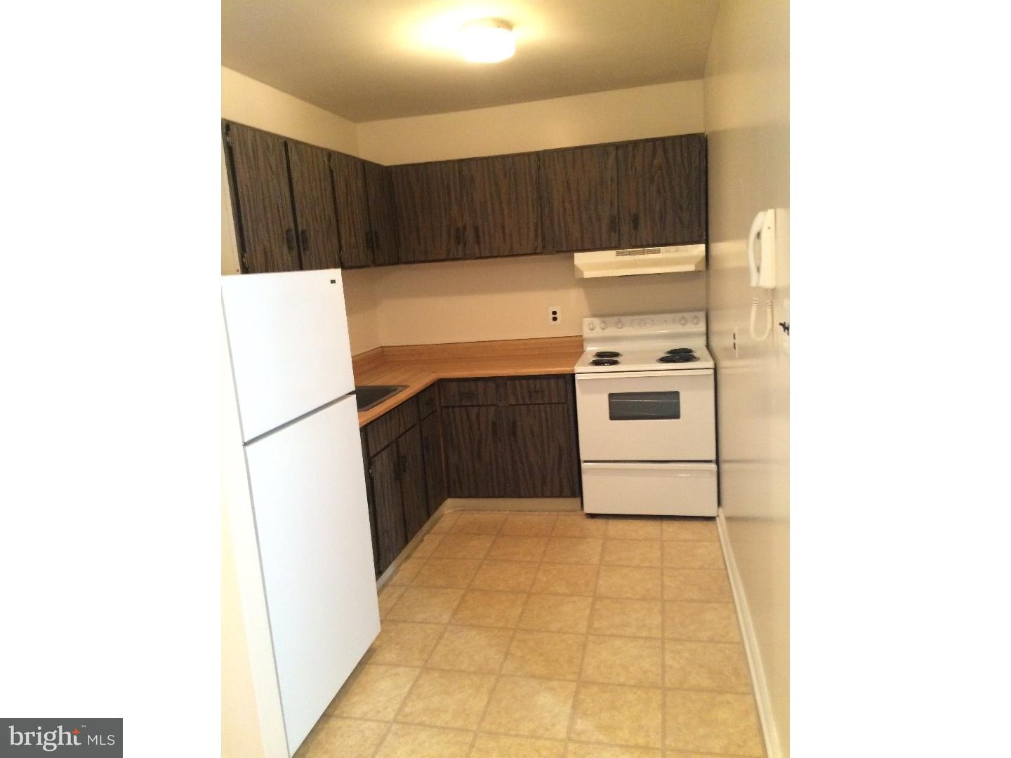550-apt South Dupont Highway, Unit 8H New Castle, DE 19720 - Photo 8 of 8 Kitchen