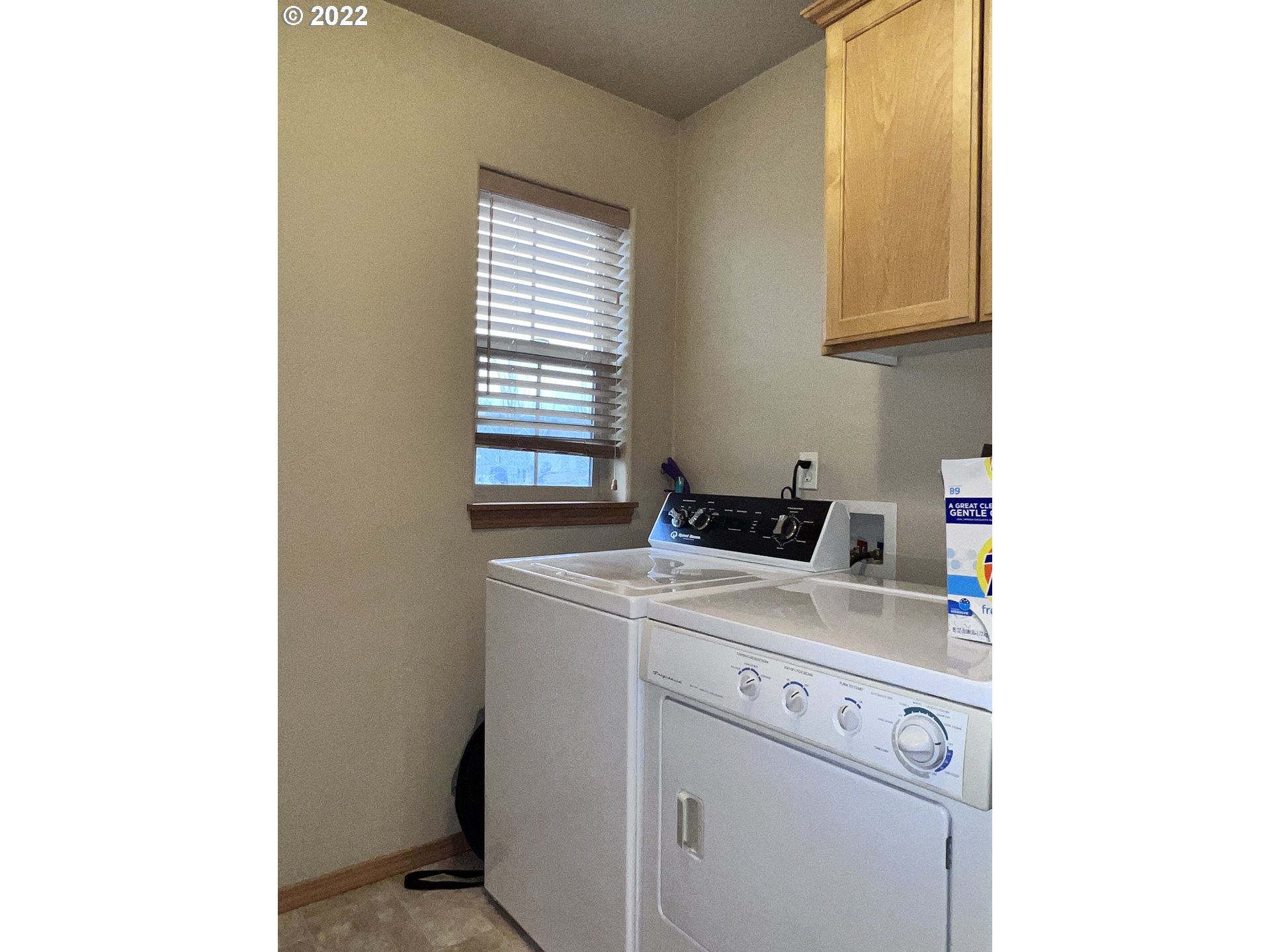 40460 Dubarko Road Sandy, OR 97055 - Photo 26 of 32 a utility room with dryer and washer
