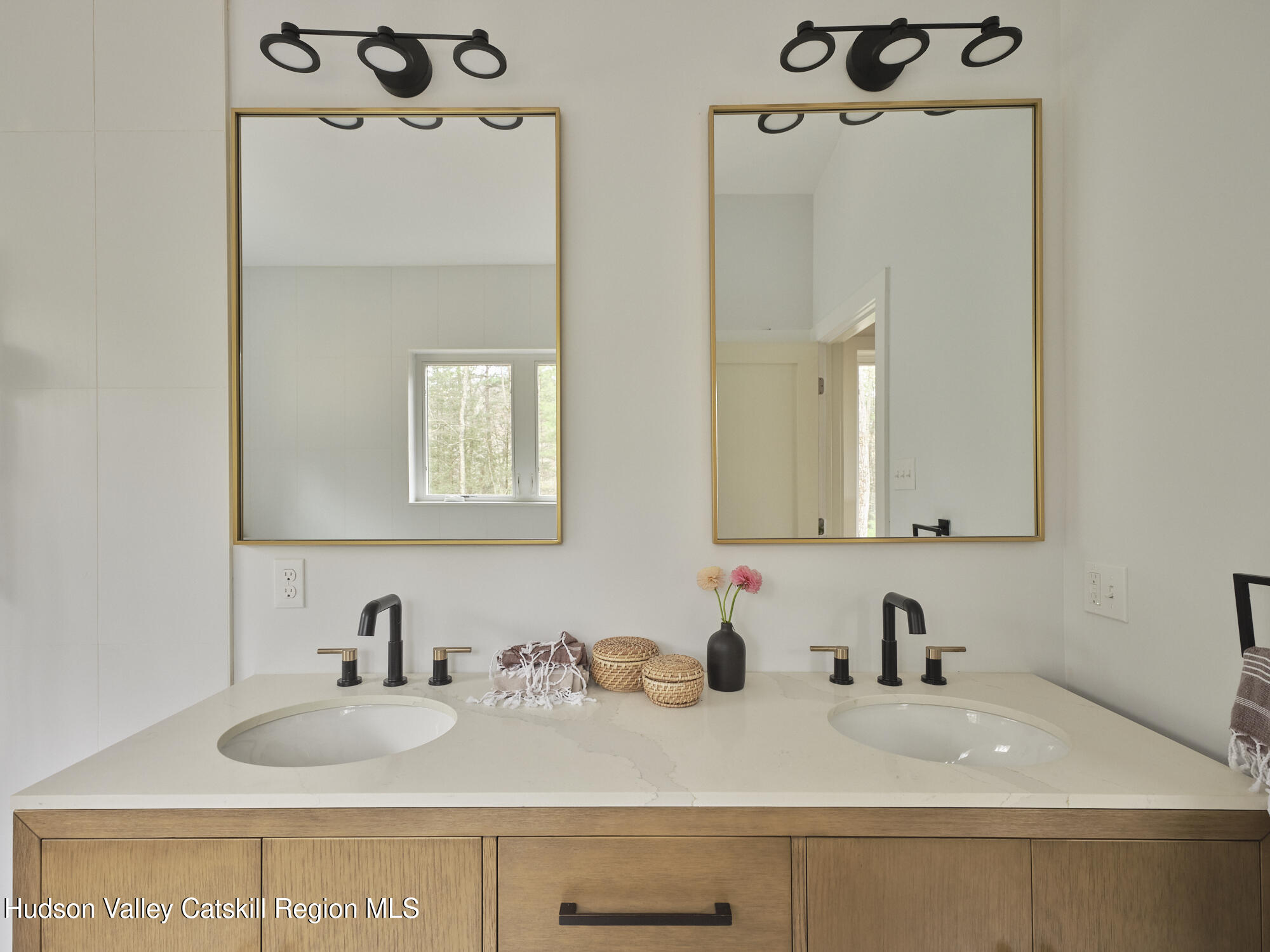 30 Dymond Road Kerhonkson, NY 12446 - Photo 27 of 52 Primary bathroom