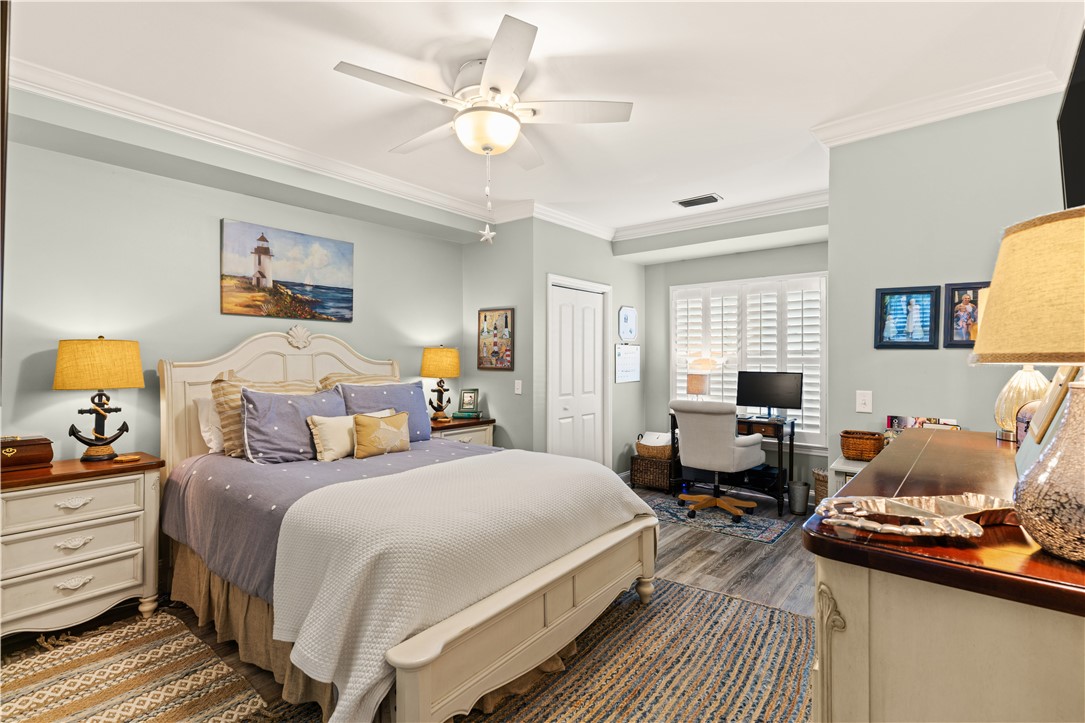 1035 Beach View Drive, Unit 201 St. Simons Island, GA 31522 - Photo 11 of 18 Large bedroom with sitting area