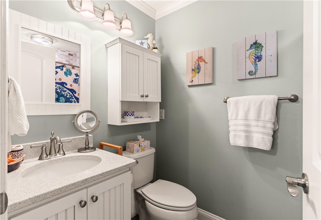 1035 Beach View Drive, Unit 201 St. Simons Island, GA 31522 - Photo 13 of 18 En suite bath