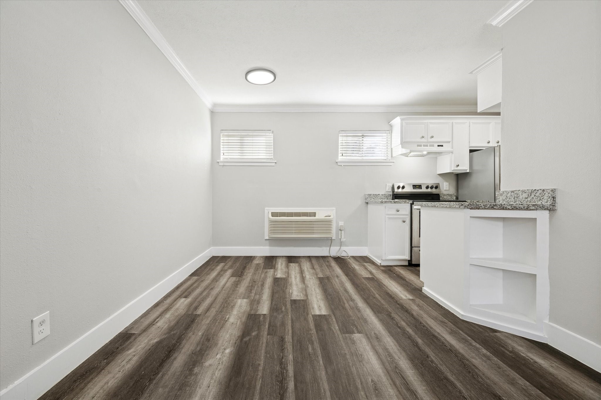 3618 Garrott Street, Unit 13 Houston, TX 77006 - Photo 5 of 10