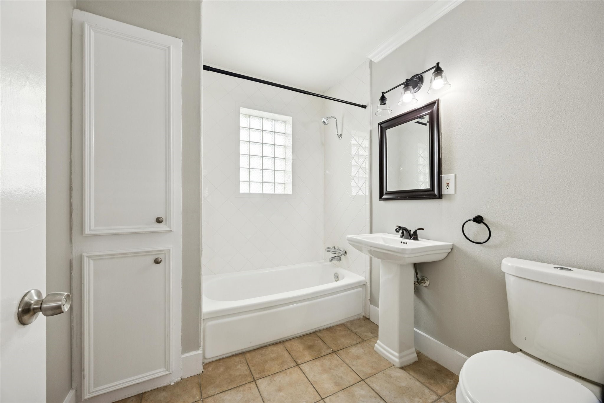 3618 Garrott Street, Unit 13 Houston, TX 77006 - Photo 9 of 10