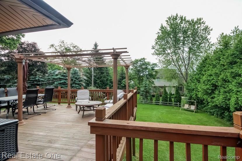 36245 West Lyman Road Farmington Hills, MI 48331 - Photo 33 of 38