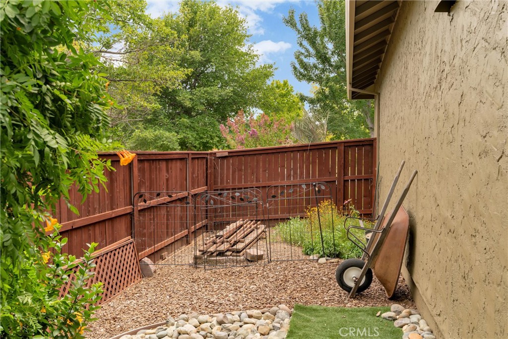 36 Phyllis Court Chico, CA 95928 - Photo 38 of 41 Large side yard