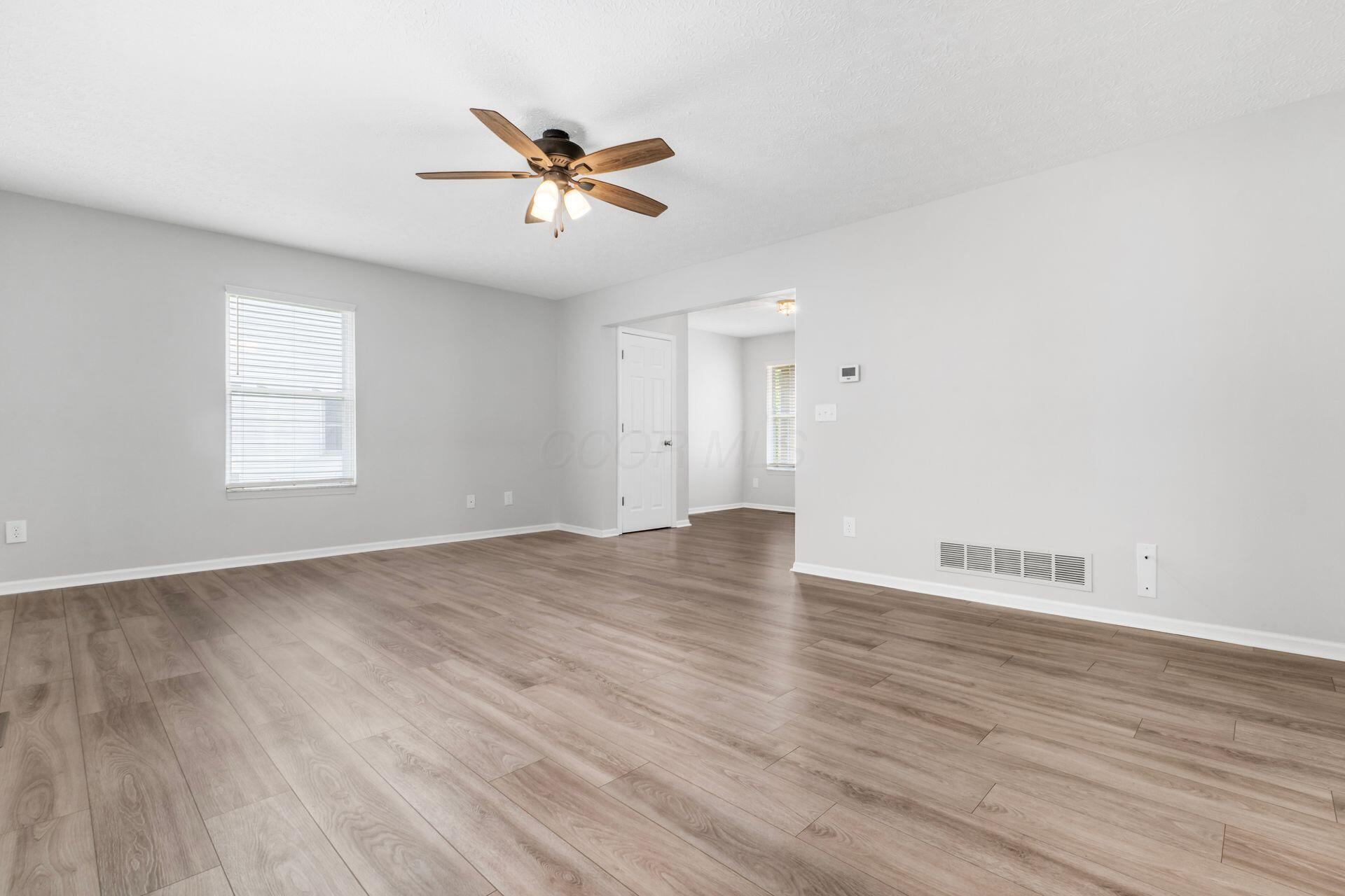 342 Shawnee Loop South Pataskala, OH 43062 - Photo 7 of 51 Great Room