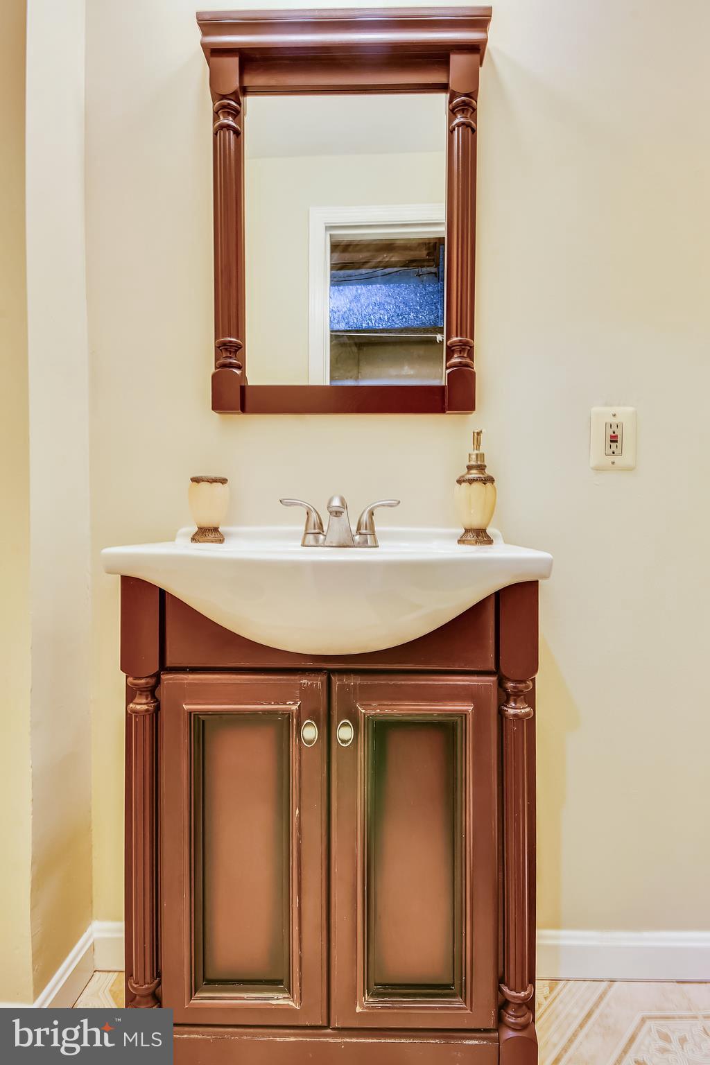 9621 Shadow Oak Drive Montgomery Village, MD 20886 - Photo 6 of 32