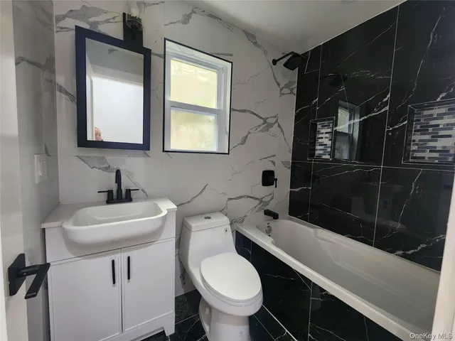 $3,606 | 330 Taylor Avenue, Unit 1 | Harding Park