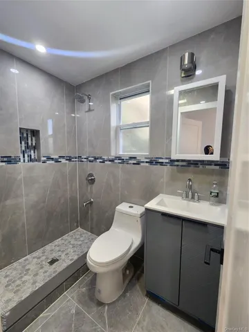 $3,606 | 330 Taylor Avenue, Unit 1 | Harding Park