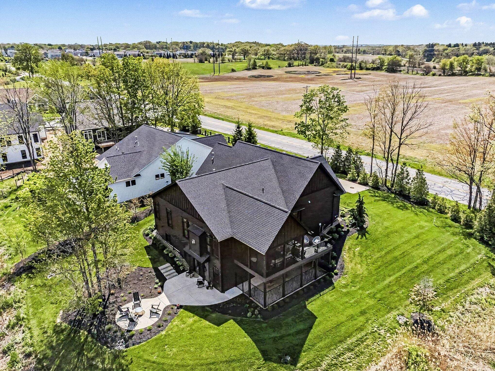 2201 Pepper Ridge Road Valparaiso, IN 46385 - Photo 2 of 55 2038x1529